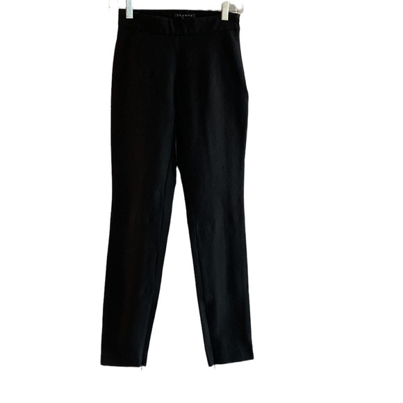 Theory high waisted pants with ankle zippers. Size 2.
C - Picture 5 of 16